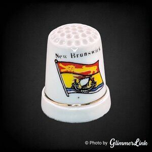 Vintage New Brunswick Flag Canada Province Porcelain Collectible Thimble